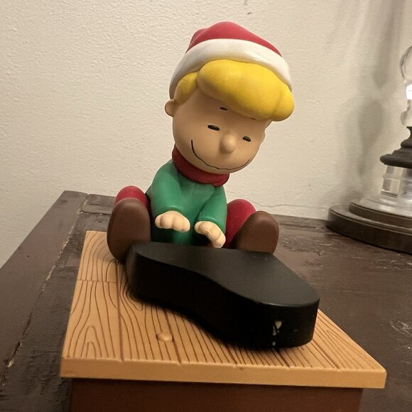 Hallmark 2011 Wireless Peanuts Band Schroeder Musical Piano Works PERFECT